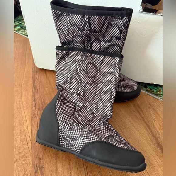 Sporto Snake Print Hidden Wedge Heeled Boot - Picture 3 of 5